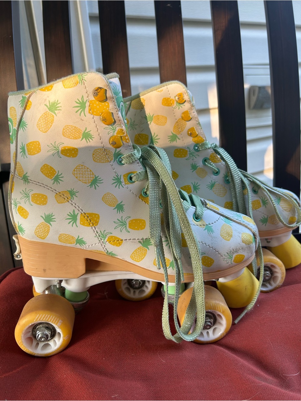 Roller Derby Pineapple-Print Roller Skates - Yellow & Mint